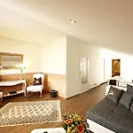 Obermuehle 4*s Boutique Szálloda